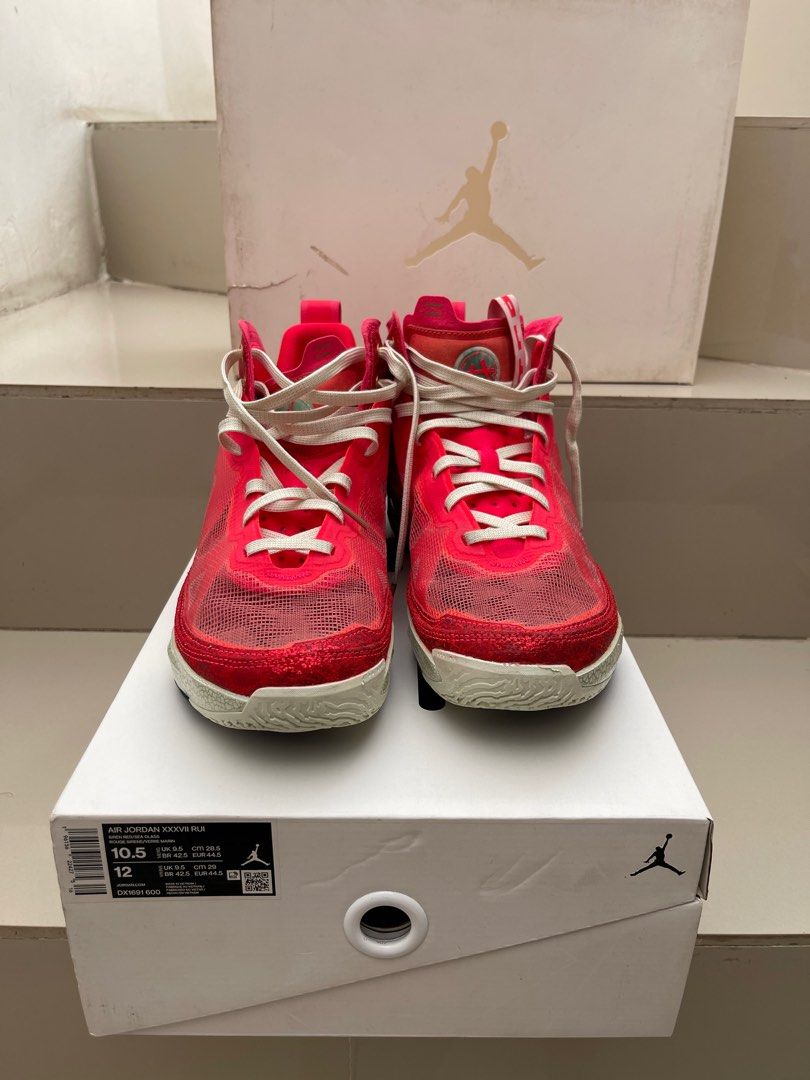 sepatu basket nike air jordan