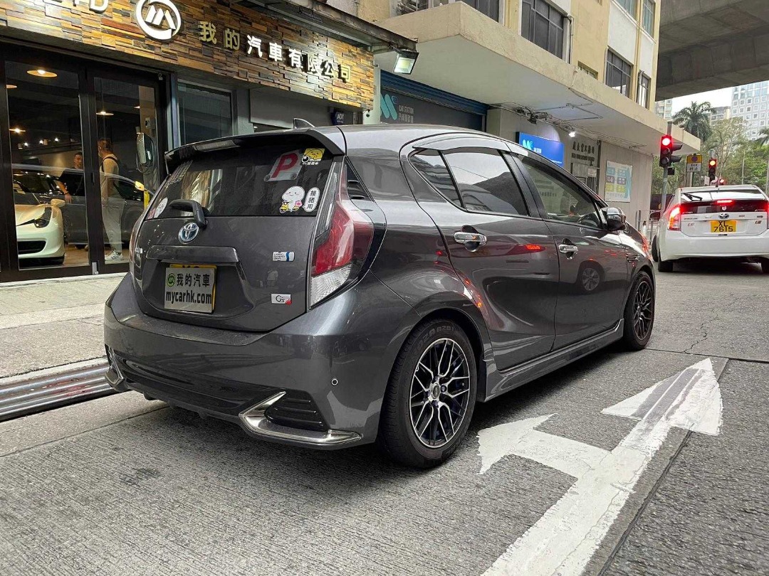 Toyota AQUA GS HYBRID Auto62863131479938111