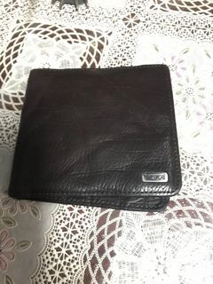 Tumi vintage leather wallet