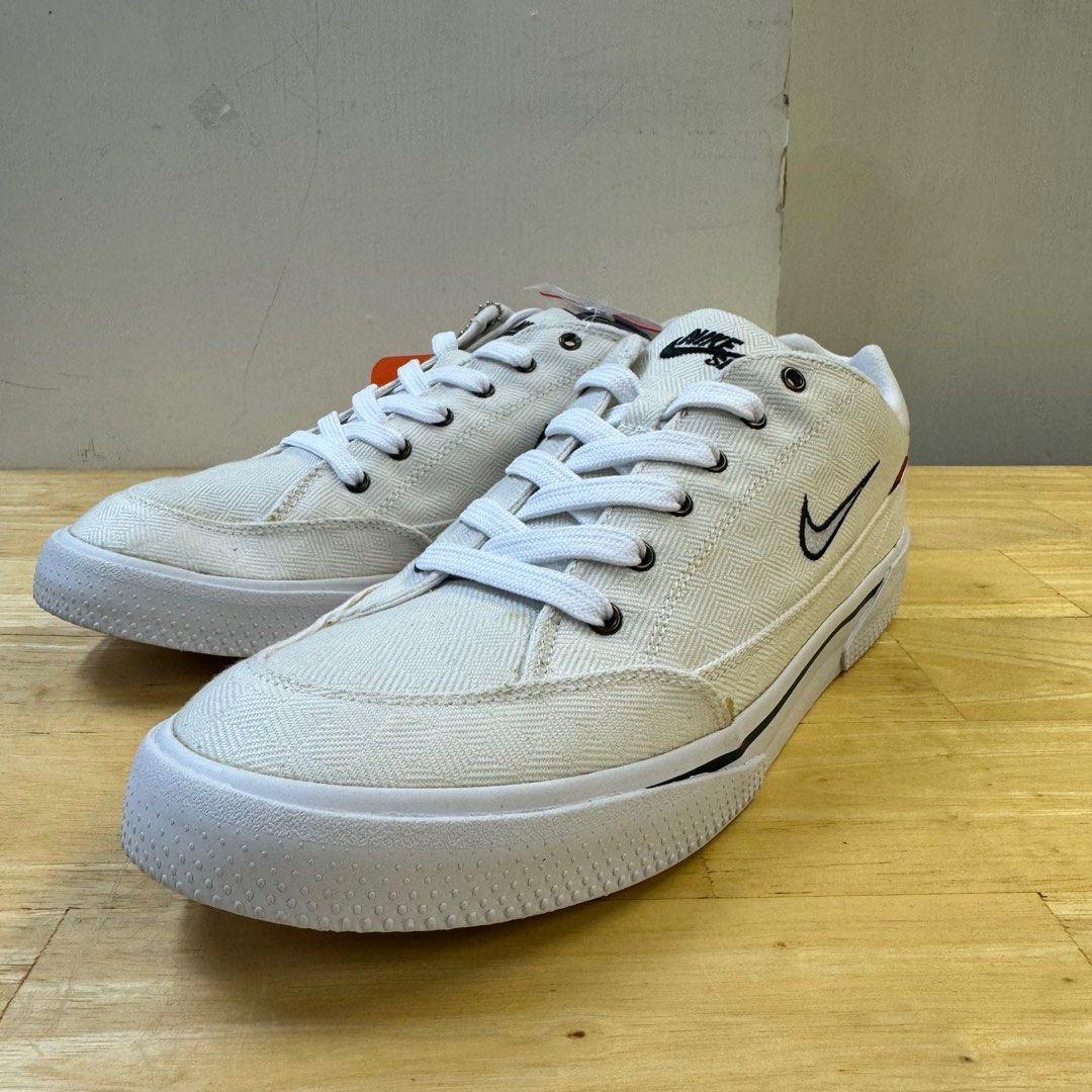 US10 Supreme x Nike SB GTS White Carousell