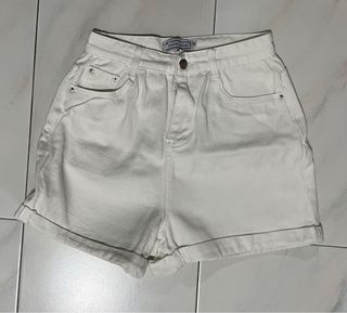 (Category: ) located in . Submitted by arieswardrobe (Listing ID 1297701051, Image 1). Description: .