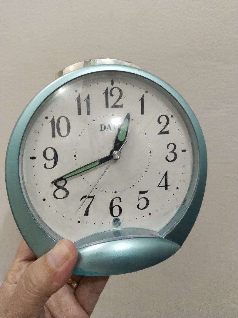 Affordable Big Alarm Clock for only php 130 issue no battery cover (Category: Clocks) located in Bulacan. Submitted by afford.japan (Listing ID 1297930343, Image 1). Description: Affordable Big Alarm Clock for only php 130 issue no battery cover.