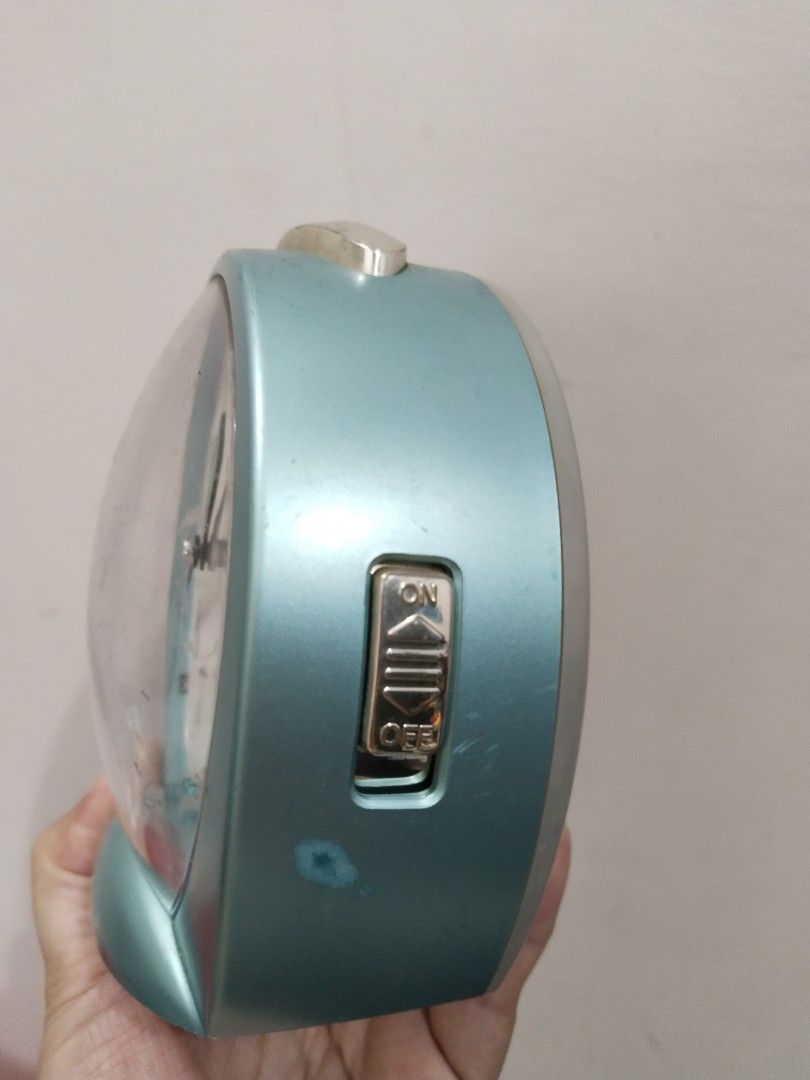 Affordable Big Alarm Clock for only php 130 issue no battery cover (Category: Clocks) located in Bulacan. Submitted by afford.japan (Listing ID 1297930343, Image 2). Description: Affordable Big Alarm Clock for only php 130 issue no battery cover.