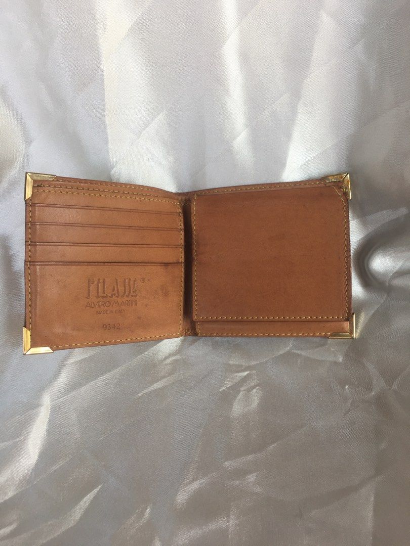 Alviero Martini Bifold Wallet - Unisex (Category: Luxury Bags & Wallets) located in Tuguegarao City. Submitted by prelovedbykhelria (Listing ID 1297818520, Image 2). Description: Authentic, coded.