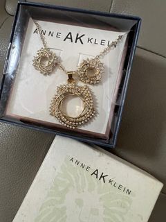 Anne Klein Jewelry set