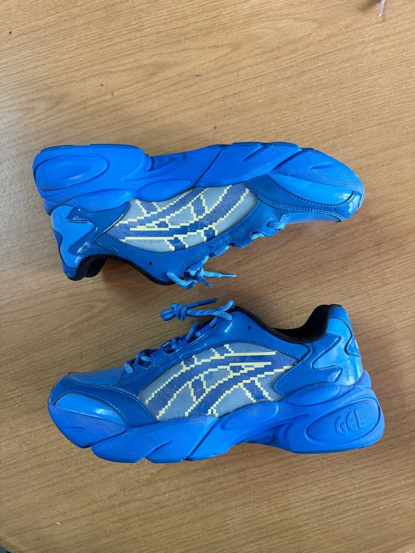 Asics x capcom top