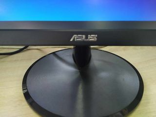 ASUS 22 Inch LCD Monitor VGA only