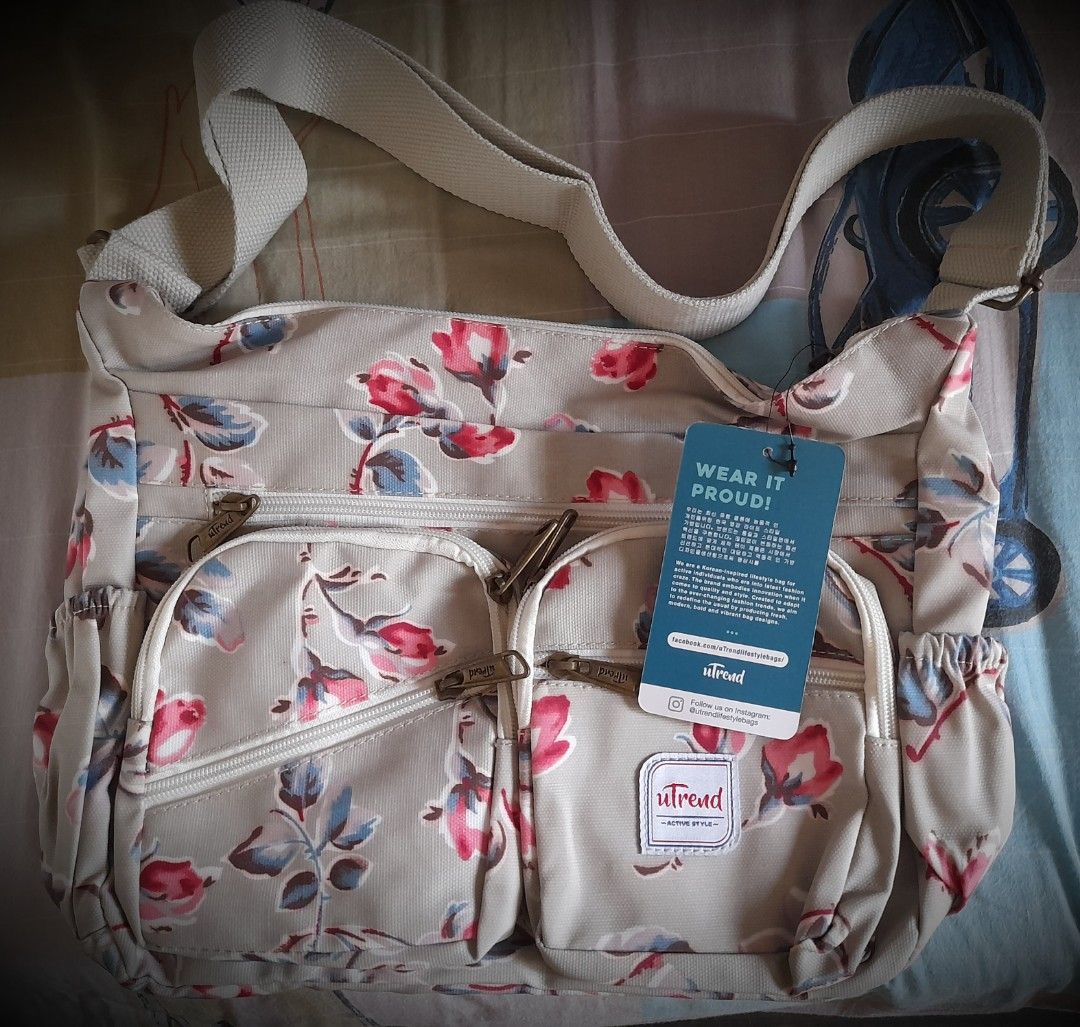 Baby Shoulder Bag (Category: Other Babies Going Out Needs) located in Manila. Submitted by charmed.1 (Listing ID 1297890734, Image 2). Description: Given as a gift but never used, details are in the pics.