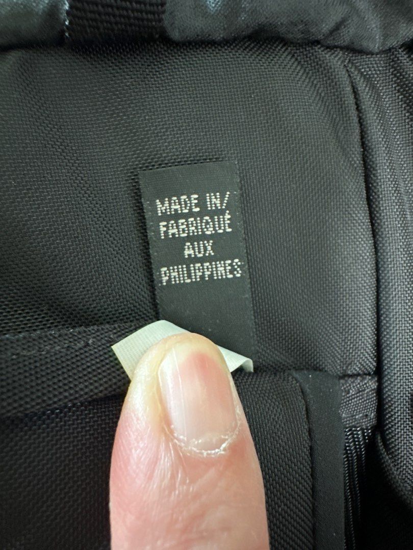 Backpack （分類：背包）位於 Hong Kong。 由 14ming14 提交（商品編號 1297861844，圖片 5）。簡介： 少用。