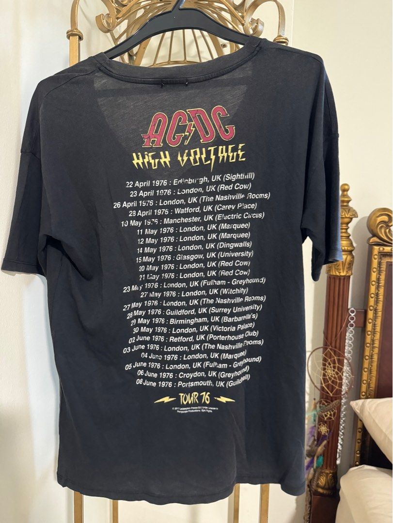 T shirt ac dc bershka clearance