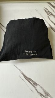 Beyond The Vines XS Dumpling Bag in Black