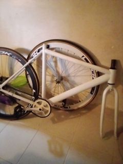 (Category: ) located in . Submitted by snoopz65 (Listing ID 1297891402, Image 1). Description: .