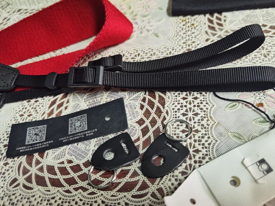 Cam in camera strap (Category: Mounts & Holders) located in Guagua. Submitted by goodbuysathome (Listing ID 1297840322, Image 3). Description: Orig Cam in replacement camera strap Add sf 75 Gcash payment.