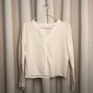 Cream Cropped Longsleeves Lace Top
