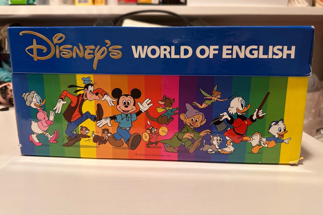 Disney's world of English Talkalong card 1 and 2, 興趣與生活, 書本