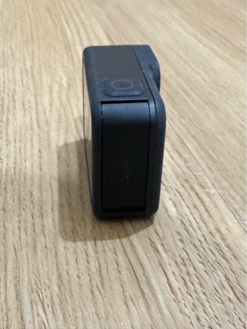 Go pro hero 8 (Category: Cameras) located in Pasig City. Submitted by xskyyangx (Listing ID 1297913375, Image 3). Description: Complete package Used once .