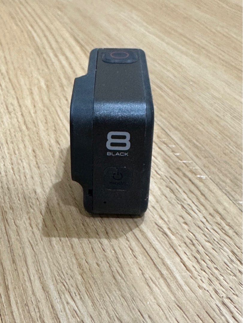 Go pro hero 8 (Category: Cameras) located in Pasig City. Submitted by xskyyangx (Listing ID 1297913375, Image 2). Description: Complete package Used once .
