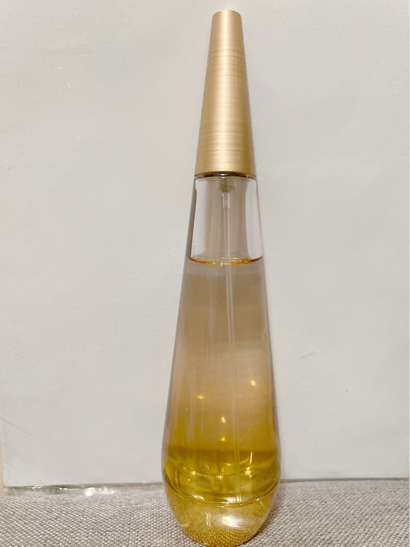 Issey miyake l eau d issey pure Carousell