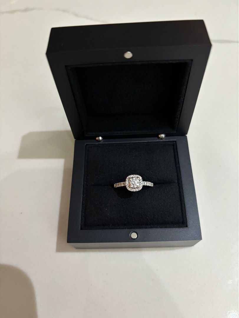 Jannpaul Diamond Ring carat Cushion Brellia, Women's Fashion