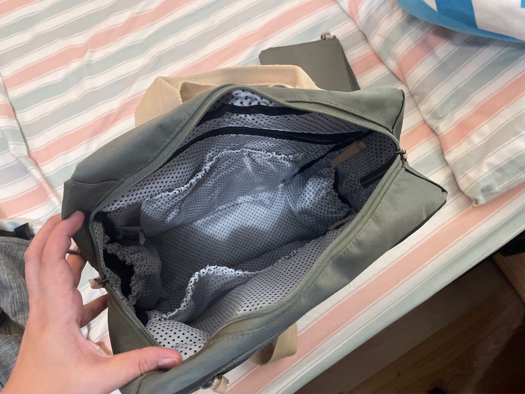 Jujube Diaper changing Baby bag (Category: Changing Mats & Accessories) located in Dasmarinas. Submitted by miannenicole (Listing ID 1297845036, Image 3). Description: .