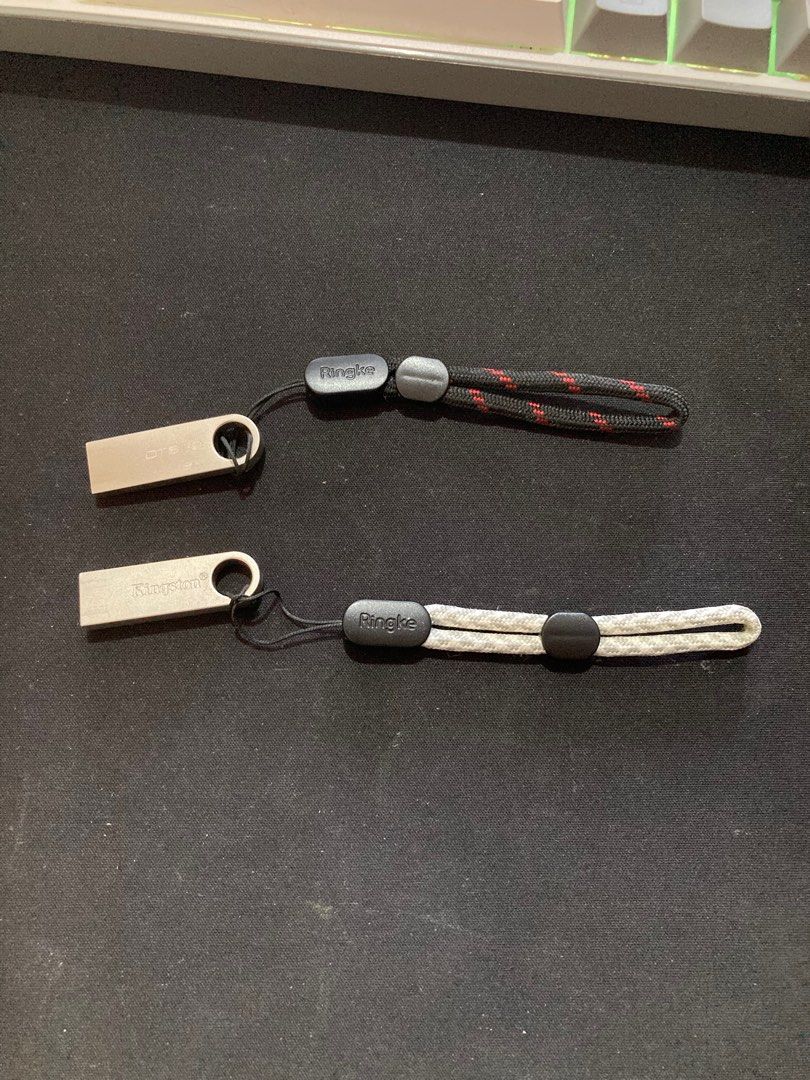 Kingston dtse9 8GB (Category: Memory & SD Cards) located in Antipolo. Submitted by thriftmsandrist (Listing ID 1297866640, Image 1). Description: Both Original With free ringke straps Only 300 for both.