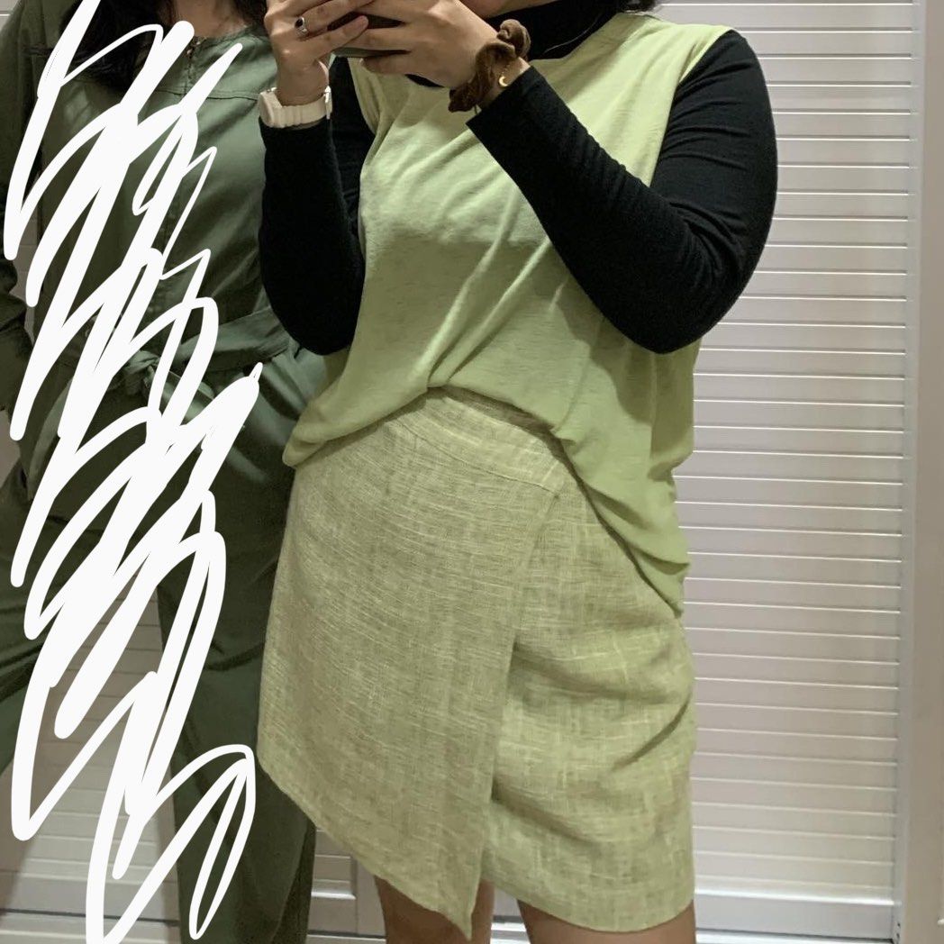 Light Green Coordinates Skort Palda Short Sleeveless Top (Category: Sets or Coordinates) located in Cabanatuan. Submitted by asdfghjsbt_ (Listing ID 1297926550, Image 2). Description: Size M 📍 cabanatuan city, n.e. mop: gcash mod: direct j&t.