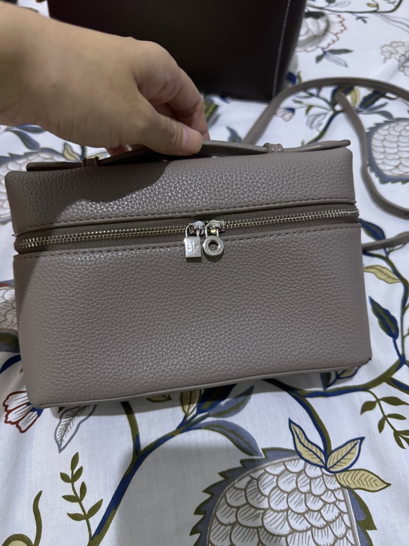 loro piana, Fesyen Wanita, Tas & Dompet di Carousell
