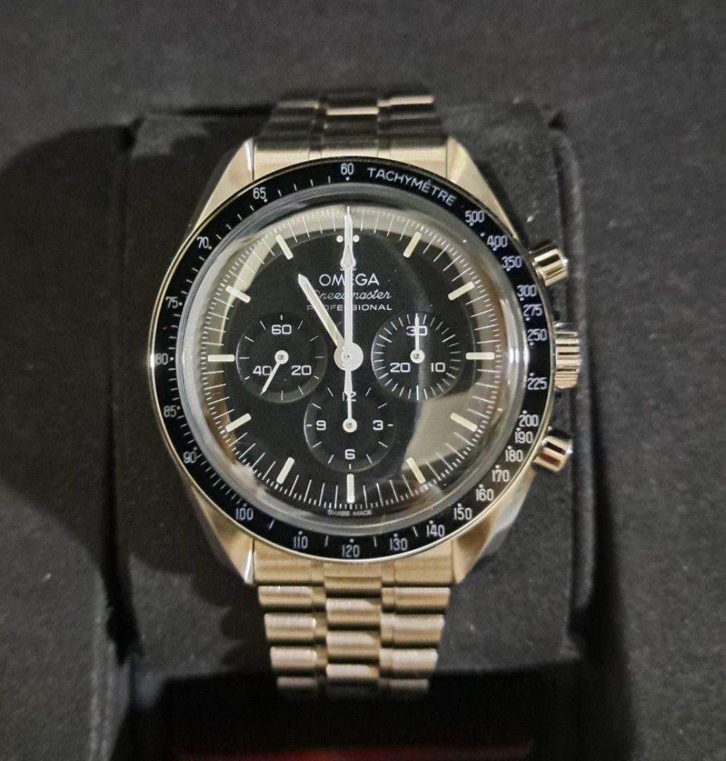 Omega Speedmaster 42mm Hesalite (Category: Luxury Watches) located in Mandaluyong City. Submitted by 88nac (Listing ID 1297821138, Image 1). Description: 348k 2024 Omega Speedmaster 42mm 3861 New Full set 10/10 condition PM for inquiries.
