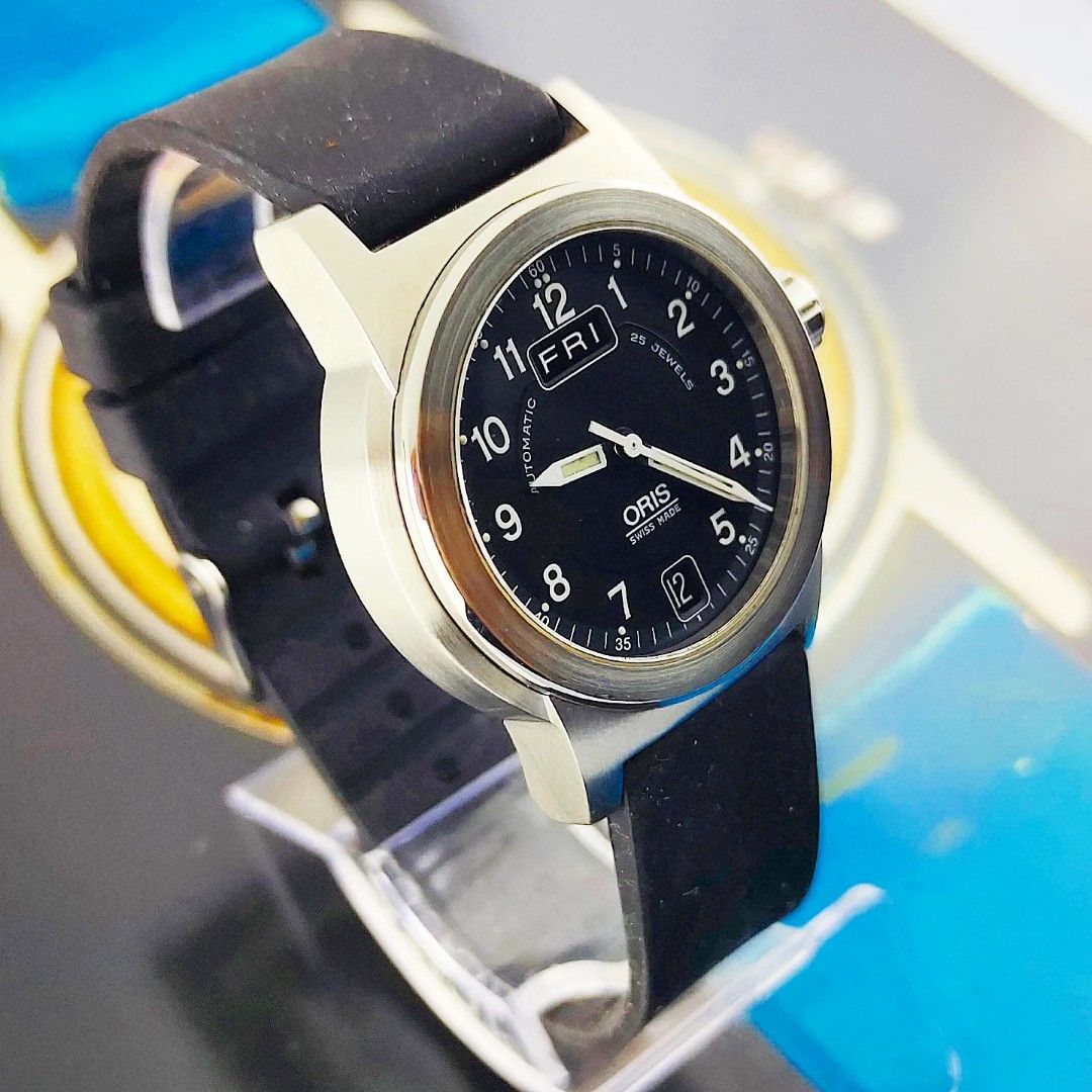Oris Big Crown 35mm (Category: Men's Watches) located in Manila. Submitted by ab.authentic.collection (Listing ID 1297936392, Image 2). Description: Available for Sale Oris Big Crown 35mm - Ref. 7501 - 35mm x 42mm from lugs to lugs - Automatic; Keeps good time - AM Rubberstrap fitted, buckle unsigned - With free travel leather pouch included - Unit only Open for Meetups (Sure buyer) Price: 29,000.