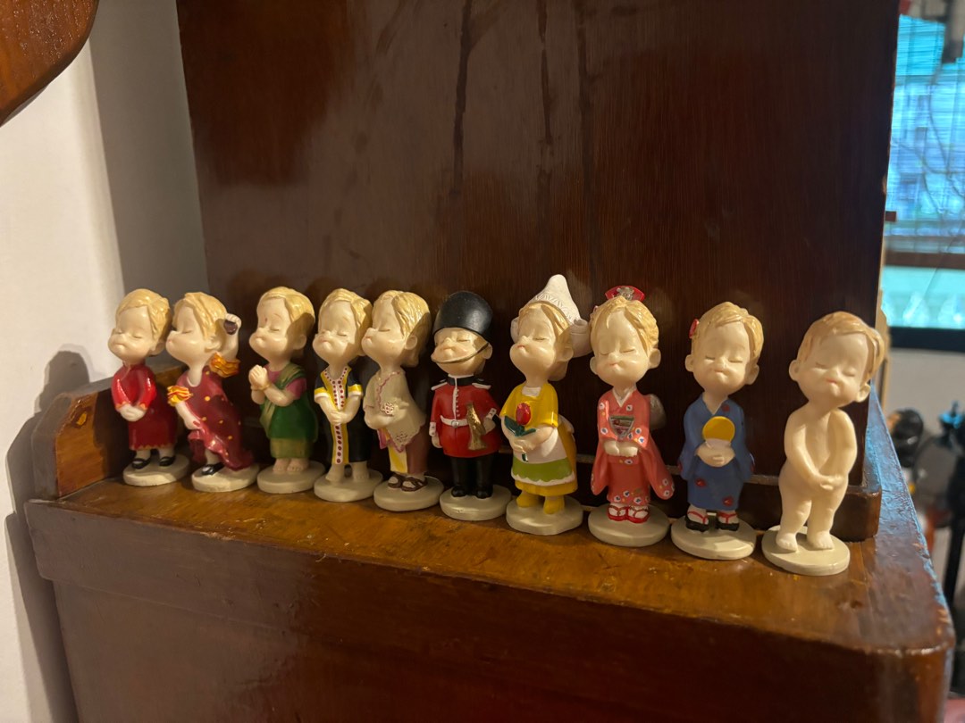 Rare Mini Rose Chan Takashimaya Figurines set, Hobbies & Toys  display picture 1
