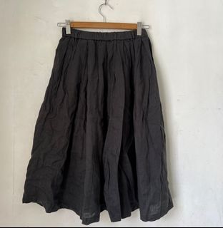 Sale‼️MUJI linen skirt in black