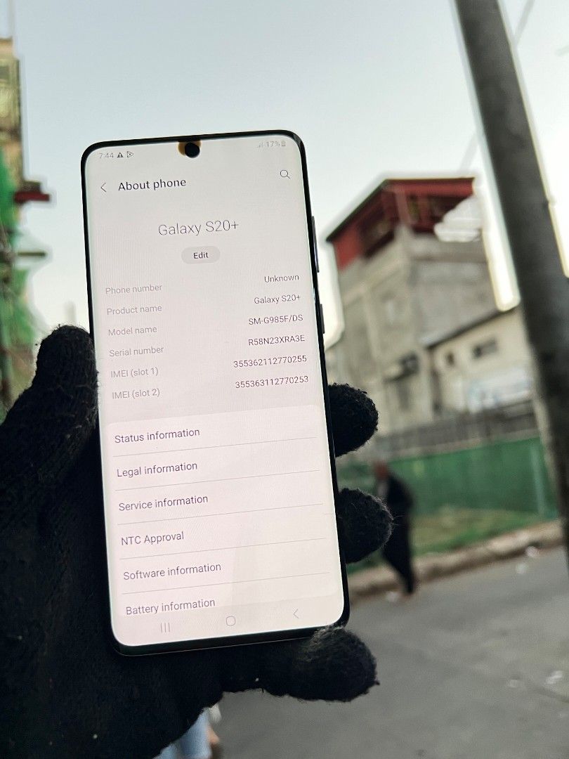 Samsung S20 plus (Category: Samsung) located in Quezon City. Submitted by mubrogadgets (Listing ID 1297868315, Image 2). Description: SAMSUNG S20 PLUS rush rush! selling pass sa tatawad pa ₱ 7500 WE ACCEPT CASH ON DELIVERY VIA LBC IN ALL PART OF PHILLIPINES AND LALAMOVE FOR IN METRO MANILA SAGOT NYO PO SHIPPING FEE ➡️❌️ISSUE BLACK DOT(banda taas tabi ng cam) ➡️✅️hindi nakaka apekto sa takbo ng unit yung dot no amoled burn Super smooth performance