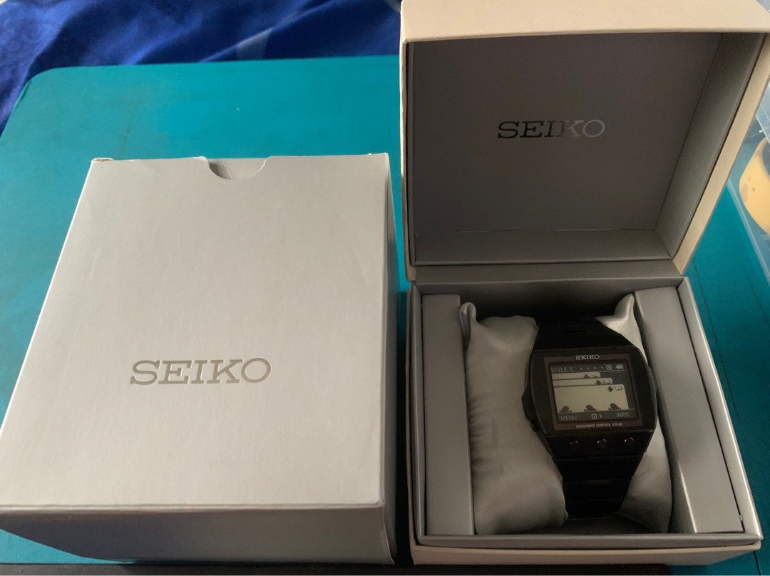 Seiko Brightz SDGA003 Active Matrix EPD Master Series Digital watch (Category: Men's Watches) located in Naga. Submitted by xkenzero7x (Listing ID 1297955703, Image 2). Description: P85k kasama na shipping via LBC Rare Seiko Brightz SDGA003 Active Matrix EPD Master Series Digital watch -S770 Solar movement -Active matrix EPD (Electrophoretic Display) -Sapphire crystal w/ anti-Reflective coating -Radiowave Control -100m Water resistant -Power save