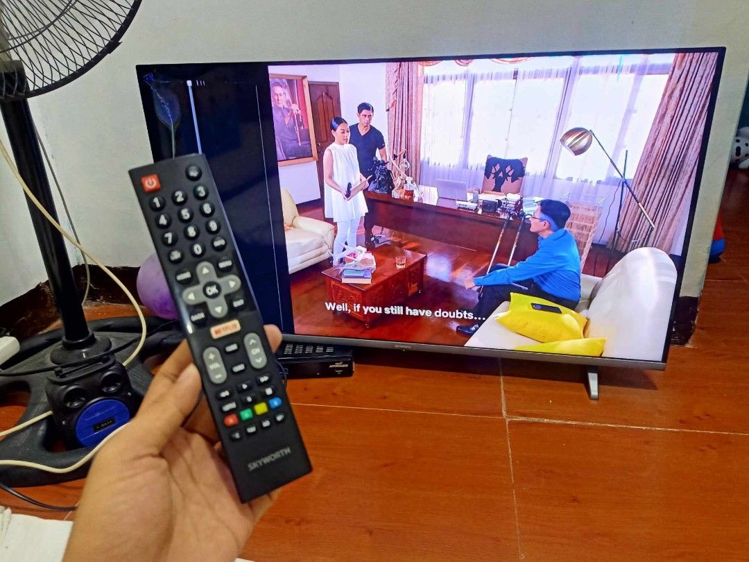 Skyworth smart tv 40 inches (Category: TV) located in Manila. Submitted by bongsy999mall (Listing ID 1297880915, Image 1). Description: Skyworth smart tv 40 inches Issue : Sira Lcd need palitan kayo nalang pagawa pm sa gusto bumili.