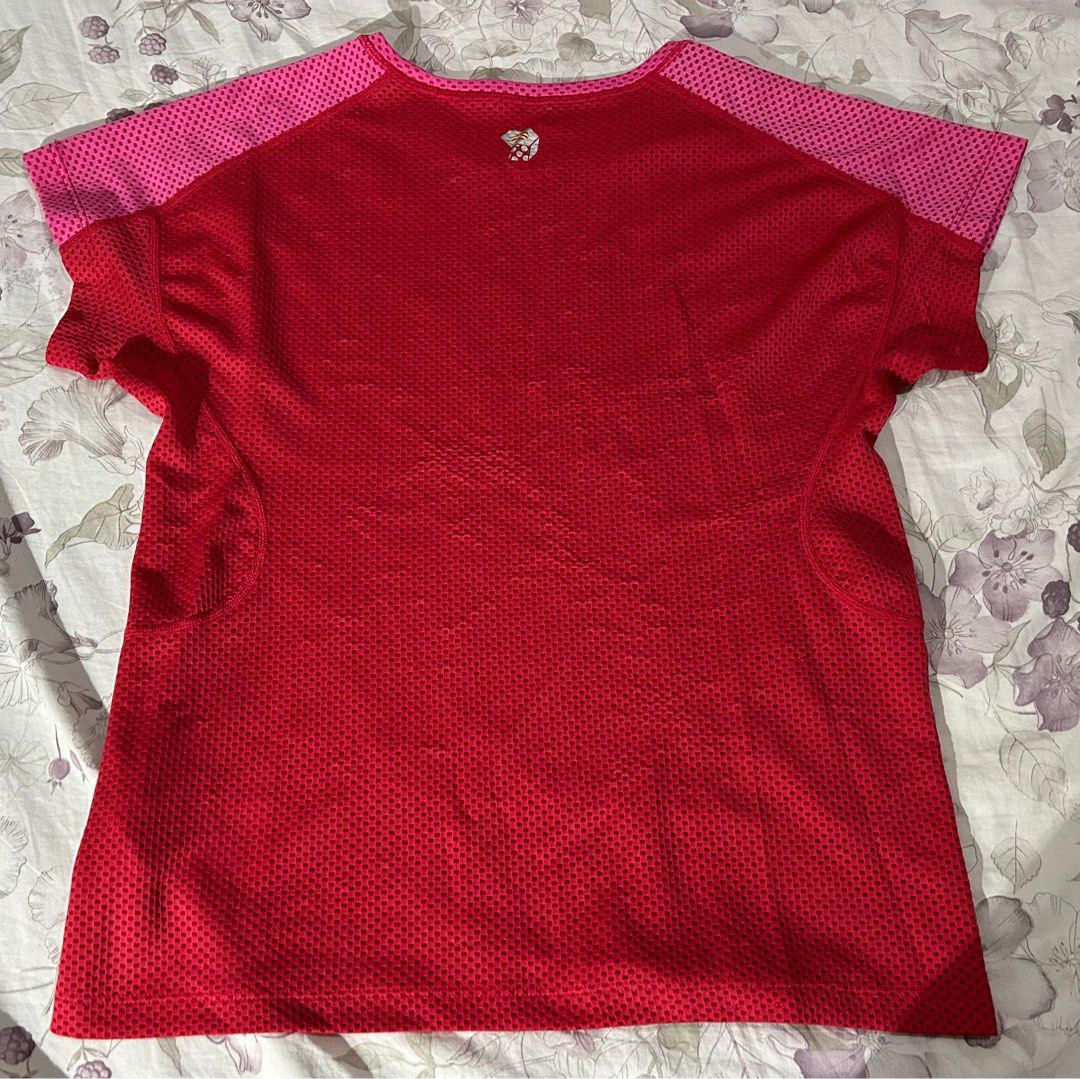 Sports Shirt (M) (Category: Shirts) located in Quezon City. Submitted by coco_clarkson (Listing ID 1297955218, Image 2). Description: -comfy fit and vibrant color sports tee,perfect for summer -no return no exchange (please refer to photos provided for details and measurement).
