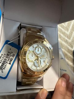 (Category: ) located in . Submitted by luxewarehouse (Listing ID 1297836349, Image 1). Description: .