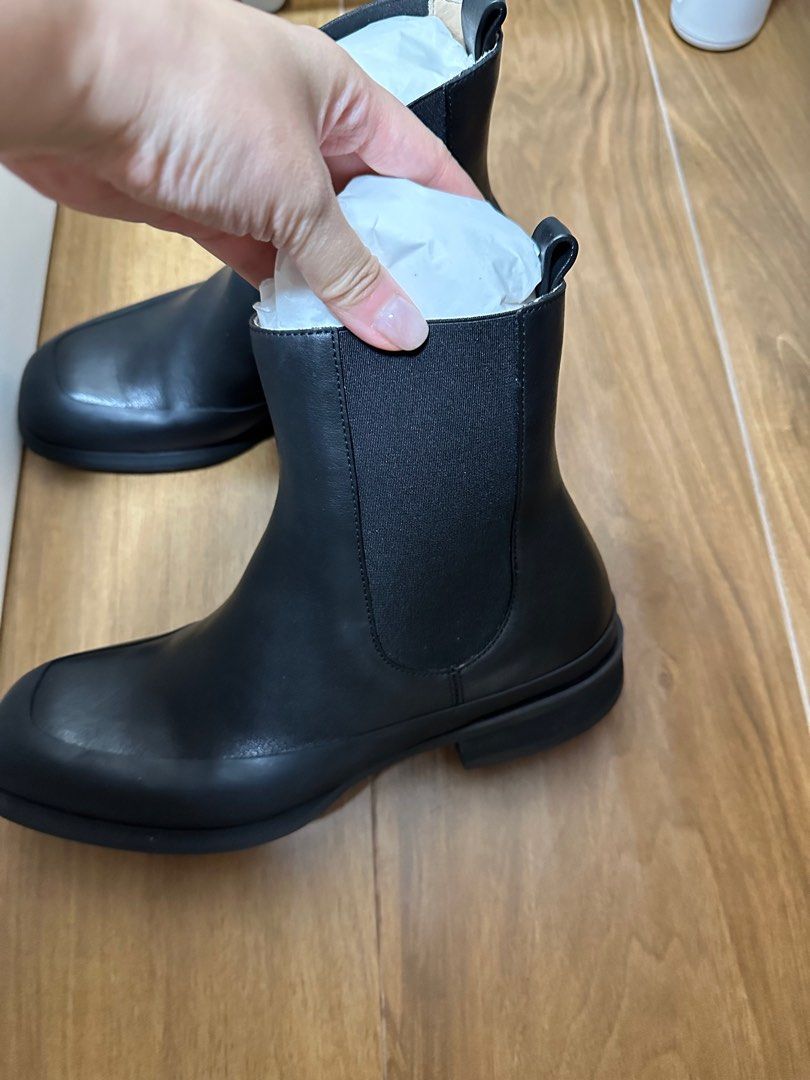 The row Garden boots, 女裝, 鞋, 靴- Carousell