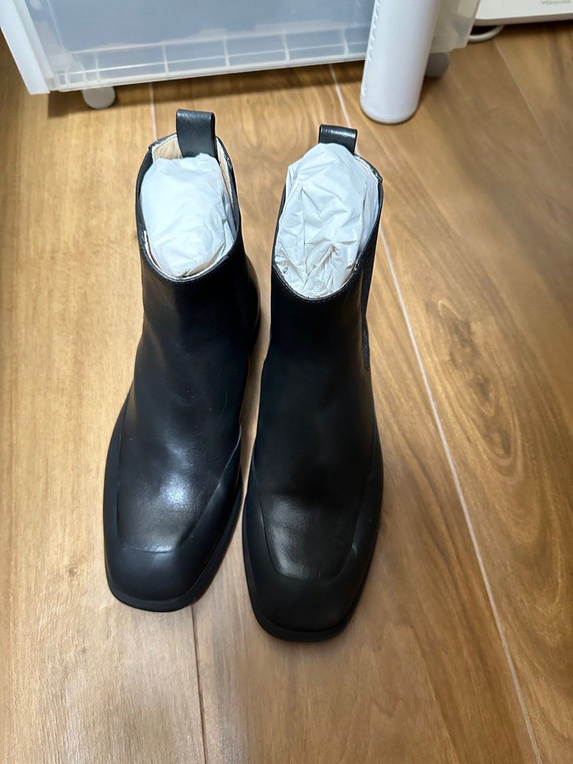 The row Garden boots, 女裝, 鞋, 靴- Carousell