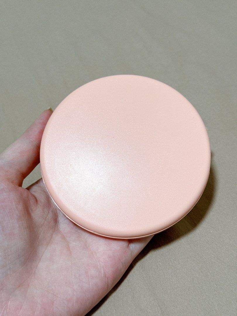 Travel Mirror with Light (Category: Face Care) located in Quezon City. Submitted by itsjms (Listing ID 1297891454, Image 3). Description: Travel friendly! Perfect for on-the-go for applying make up 💄 Bought in Taiwan.