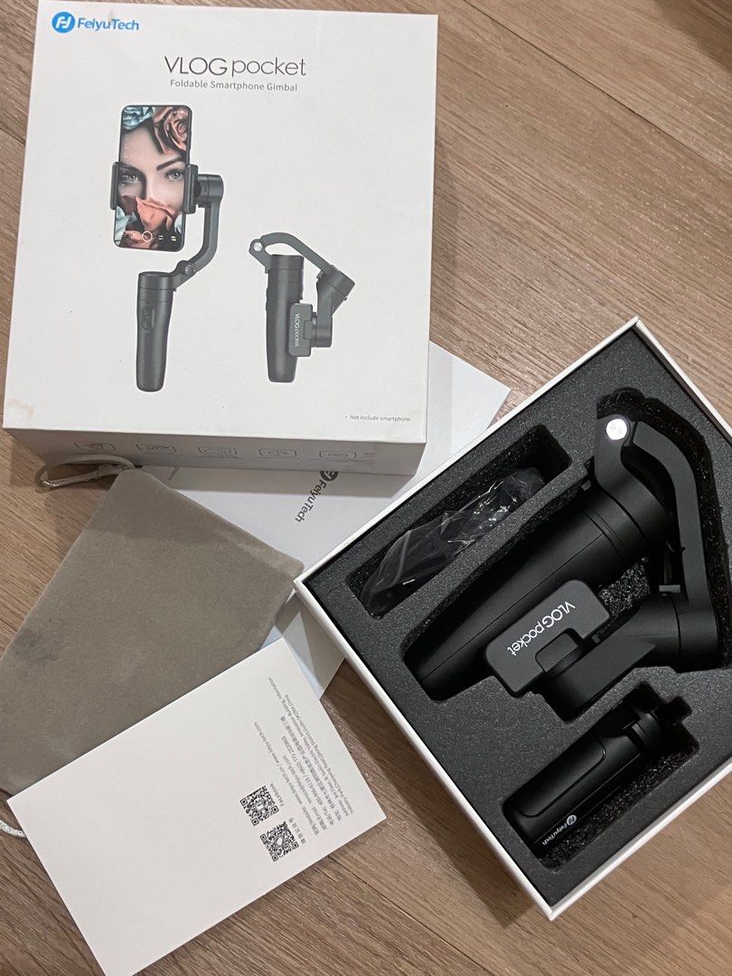 Vlog pocket foldable gimbal (Category: Gimbals & Stabilizers ) located in Pasig City. Submitted by xskyyangx (Listing ID 1297921966, Image 1). Description: Good as new used one Comes with box and everything in it..