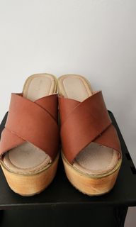 Wedge sandals size 7 decluttering sale 