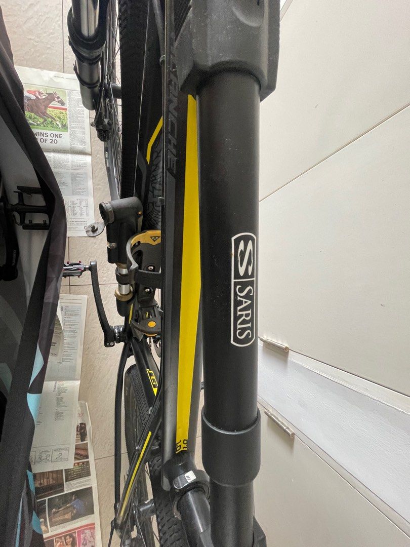 2 x GT Avalanche 1.0 and Minoura Bike Stand