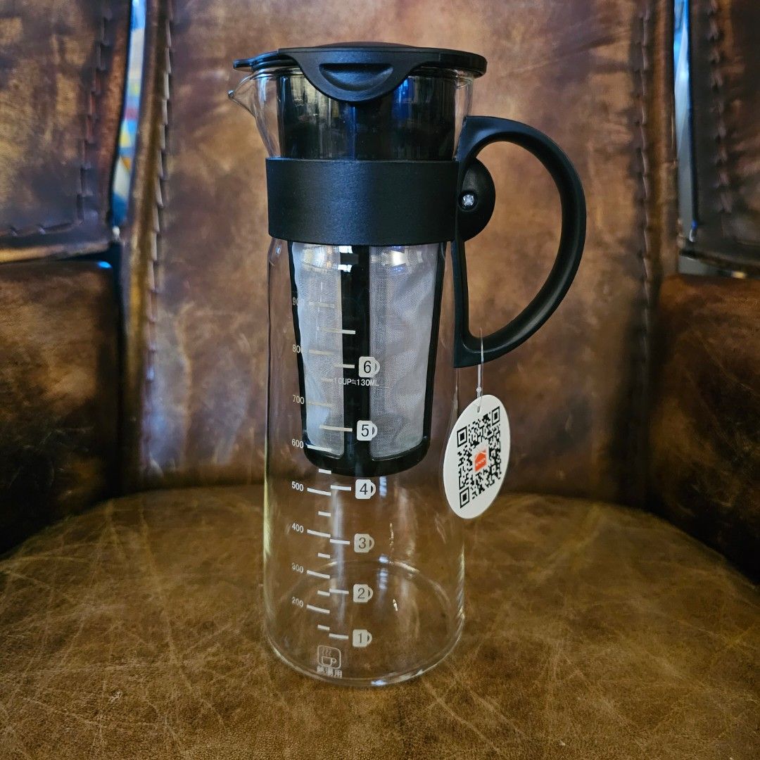 990 ml Cold Brew Coffee Maker gift set (Category: Coffee & Tea Tableware) located in Paranaque City. Submitted by marcelgomeri (Listing ID 1298008173, Image 2). Description: New gift set. unused coffee maker with authentic leather table organizer MOP: BPI or Gcash.