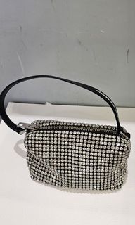 （分類：）位於 。 由 macyso110 提交（商品編號 1298000028，圖片 1）。簡介： 。