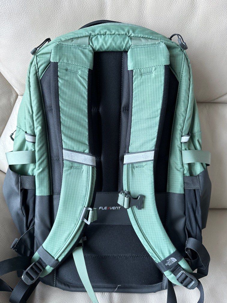Backpack （分類：背包）位於 Hong Kong。 由 chill2020fish 提交（商品編號 1298015573，圖片 4）。簡介： Northface backpack very good condition 。