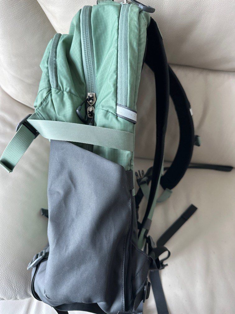 Backpack （分類：背包）位於 Hong Kong。 由 chill2020fish 提交（商品編號 1298015573，圖片 5）。簡介： Northface backpack very good condition 。