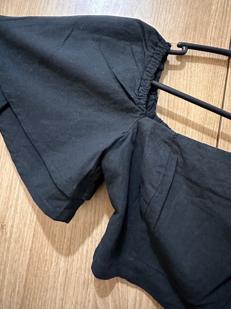 Black Top and Skirt Coordinates (Category: Sets or Coordinates) located in Mandaluyong City. Submitted by abbysscloset (Listing ID 1297999712, Image 2). Description: Perfect for casual events. Can fit from small to medium body frames. Shipping fee will be shouldered by the buyer..