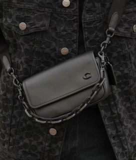 (Category: ) located in . Submitted by shinnywinnie.bag (Listing ID 1298031303, Image 1). Description: .
