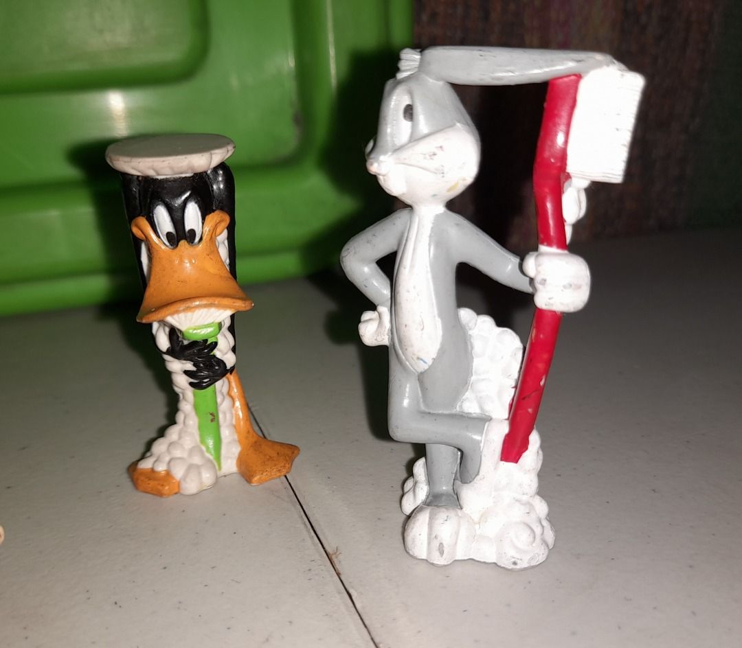 Colgate Junior - 1999 Warner Brothers Figures - Bugs Bunny and Daffy ...