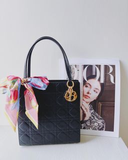 （分類：）位於 。 由 bagss.thing 提交（商品編號 1297968130，圖片 1）。簡介： 。